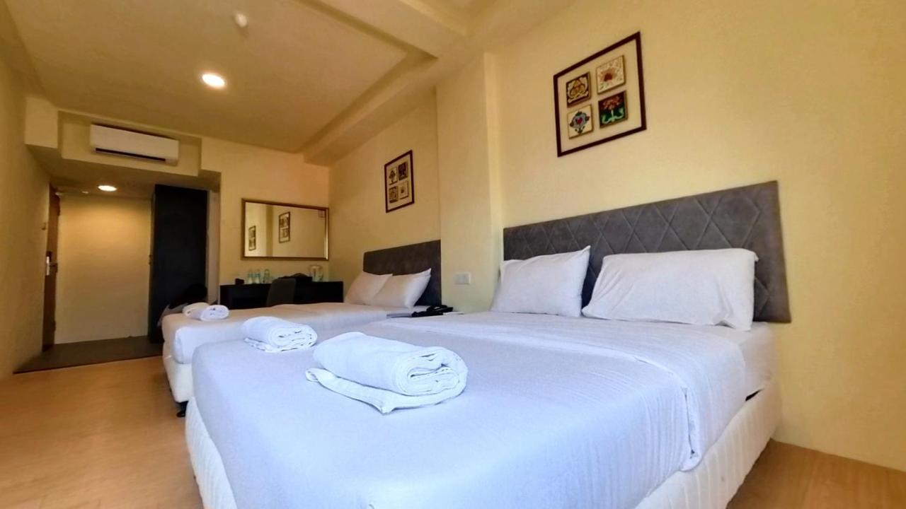 Bishop Hotel Джорджтаун Экстерьер фото