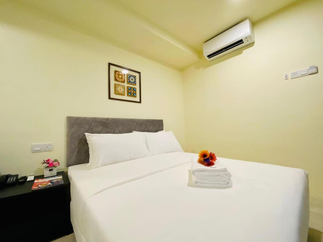 Bishop Hotel Джорджтаун Экстерьер фото
